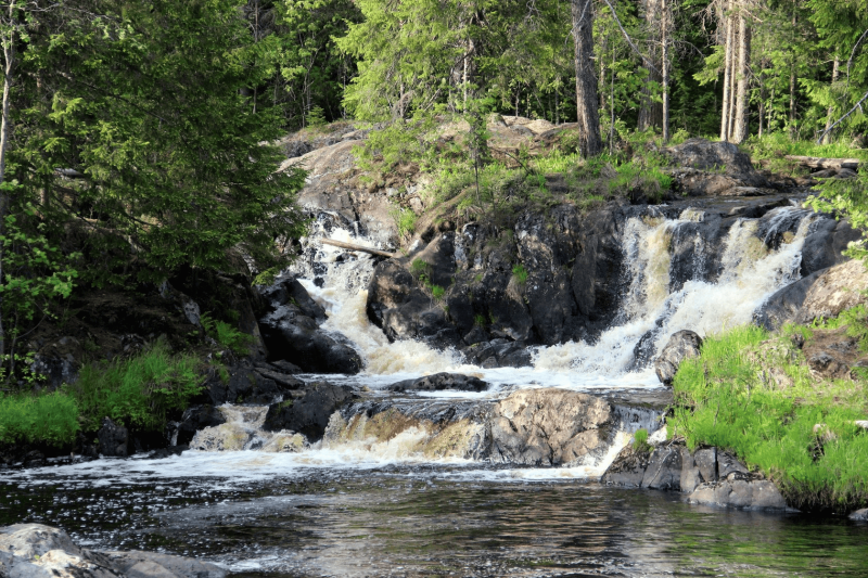водопады Ахинкоски